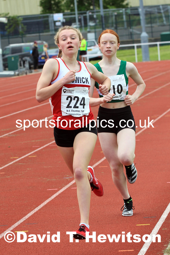 Women and Girls 1500 metres, 2022 North Eastern Track and Field Champs., Middlesbrough. David T. Hewitson/Sports for All Pics